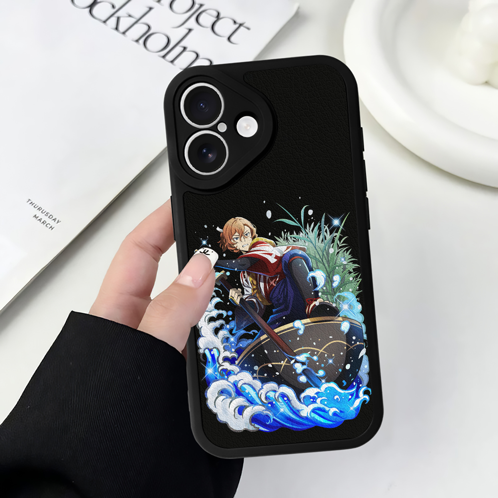 （画像用） 文豪ストレイドッグス Bungo Stray Dogs 【iPhone 16シリーズ対応】シリコンスマホケース（レザー調） 材質：シリコン